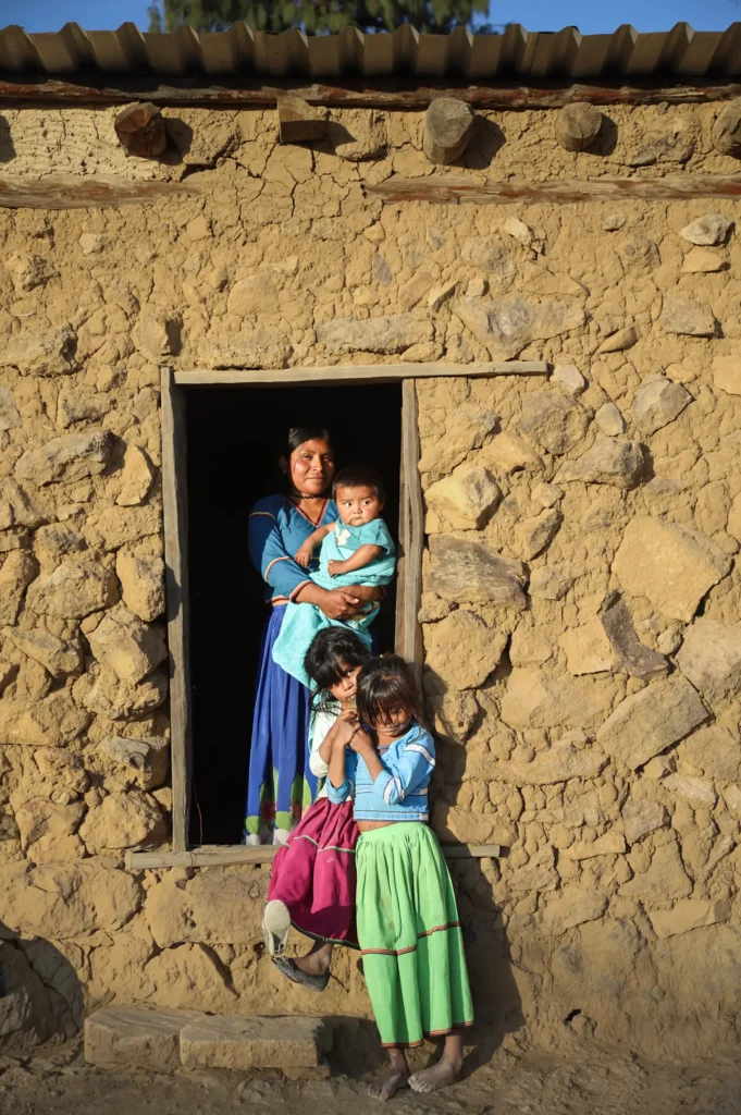 Ha Ta Tukari. Family from the community posing for the picture. Photo by Patricio Orden.